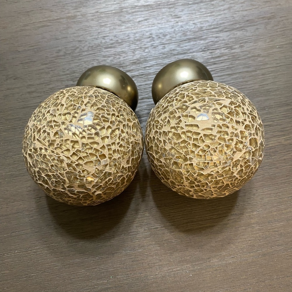 Curtain rod end knobs - Picture 2 of 5